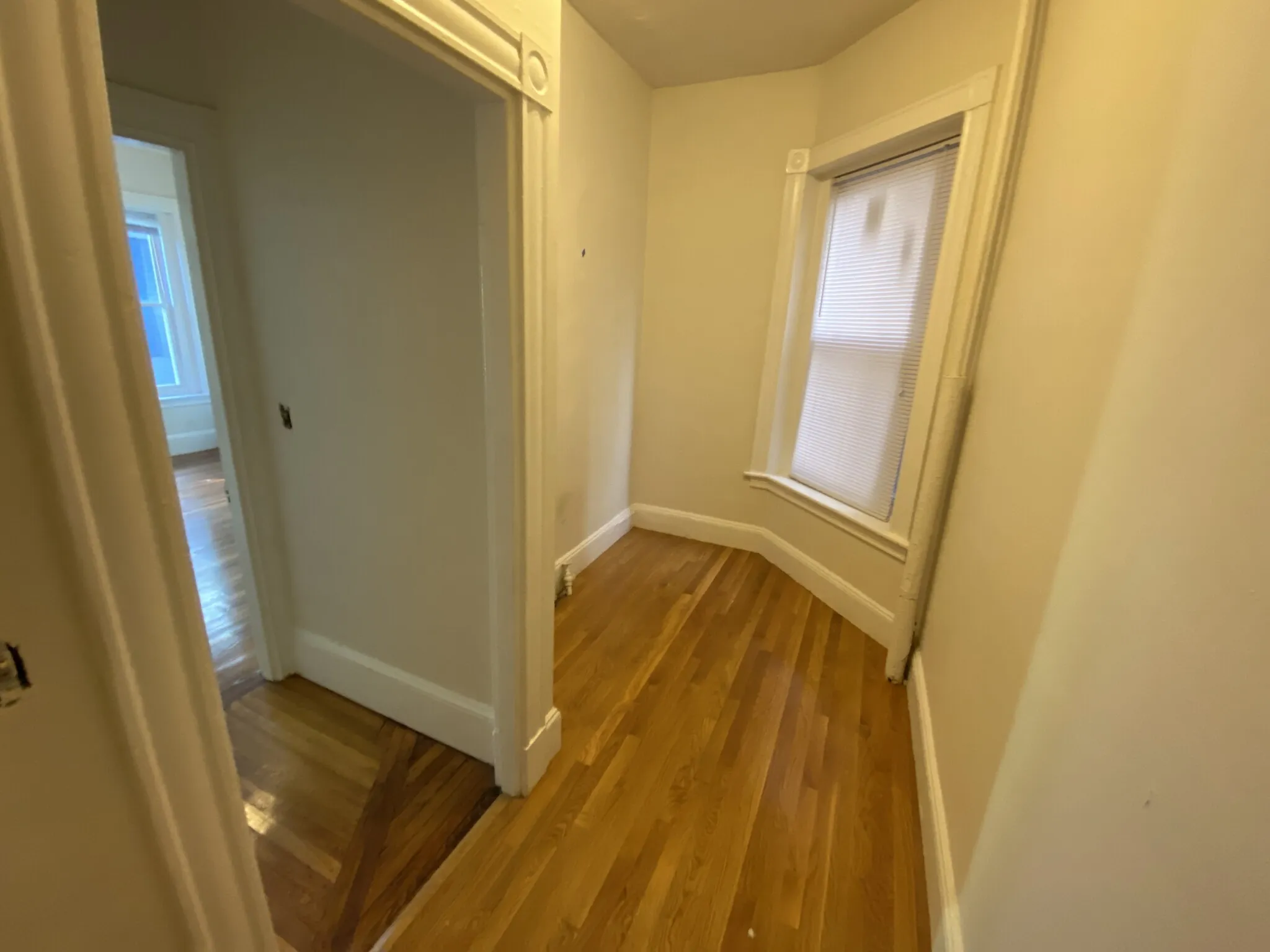 891 Massachusetts Ave, Mid-Cambridge