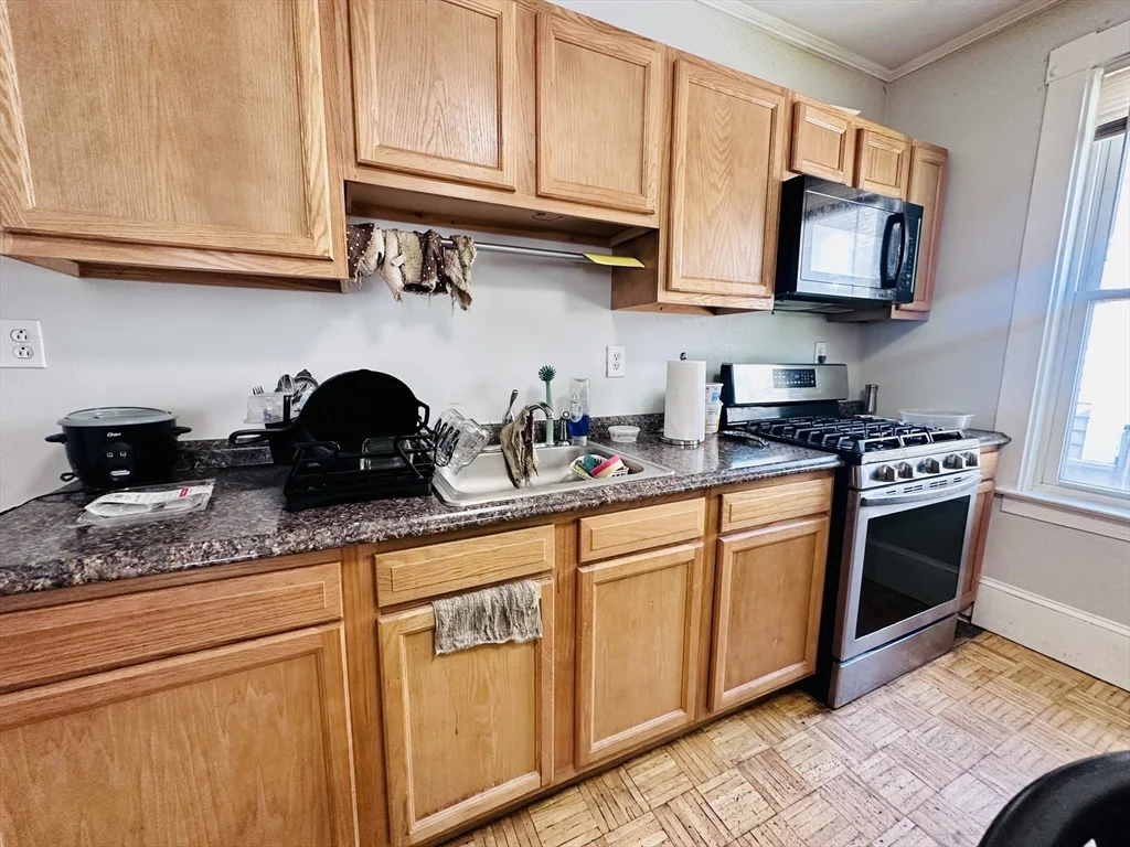 2 Greylock Rd, Allston
