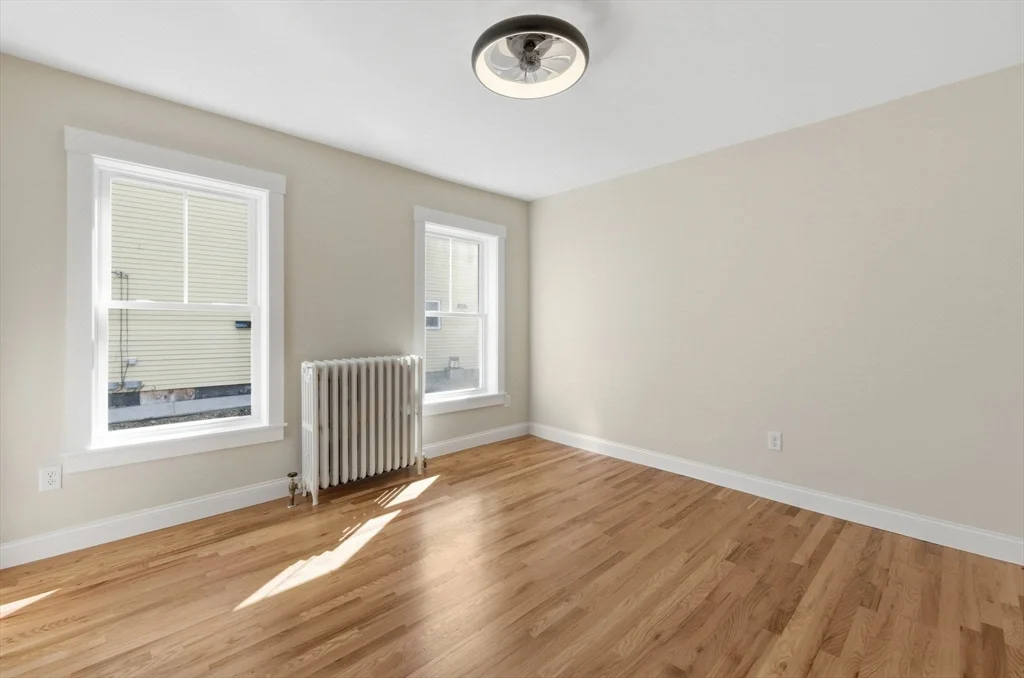 20 Beacon St, Gloucester