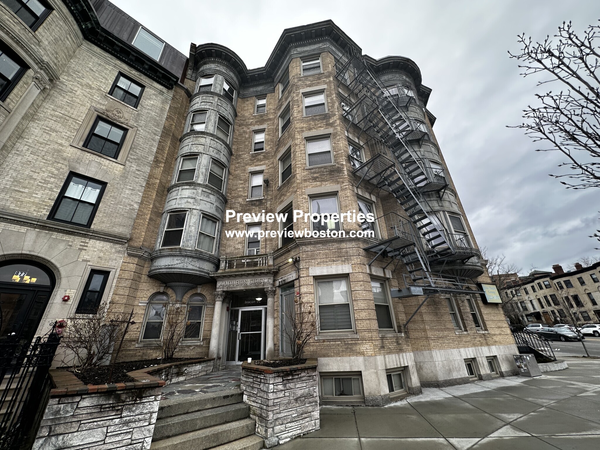 879 Beacon St, Fenway