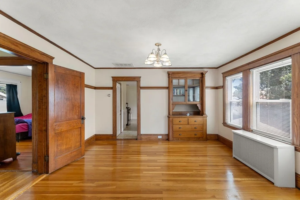 25 Dartmouth St, East Watertown