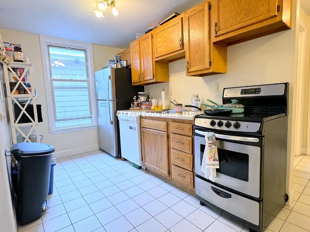 216 Freeman St, North Brookline