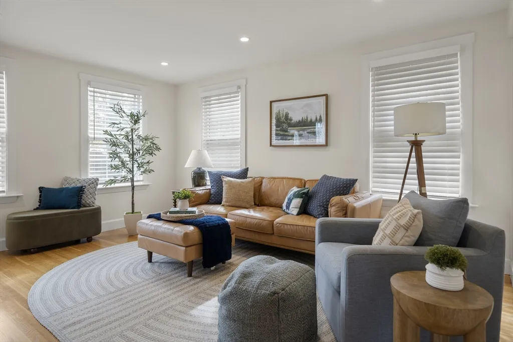 11 Gingerbread Hill, Marblehead