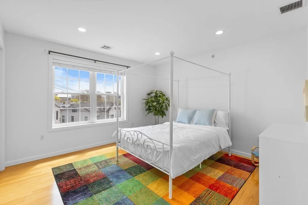 54 Myrtle St, East Somerville