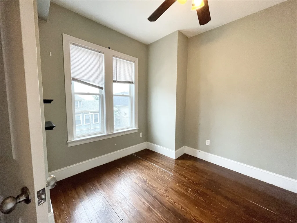 178 Hillside St, Mission Hill