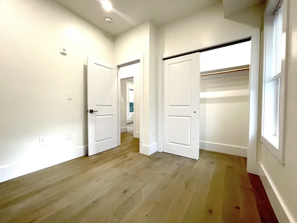 16 Delle Ave, Mission Hill