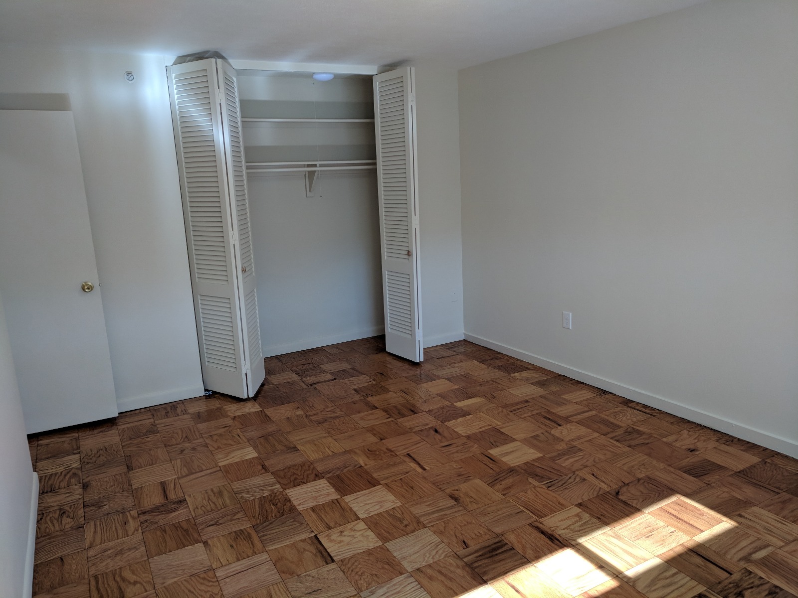 101 Monmouth St, Longwood