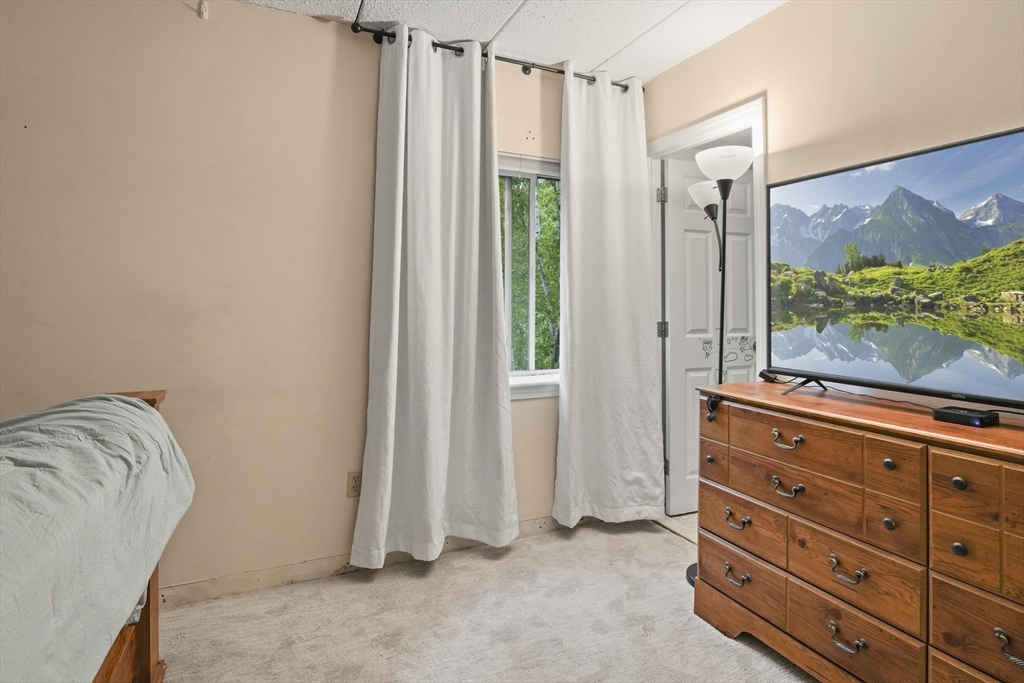 55 Angleside Rd, Waltham