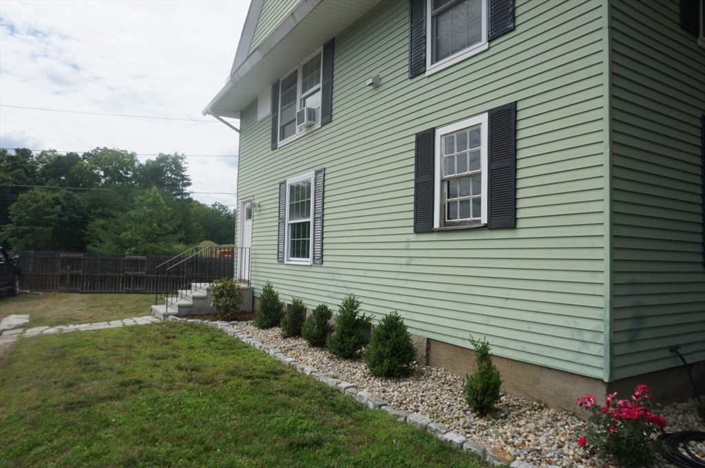 64 Mill St, Pepperell