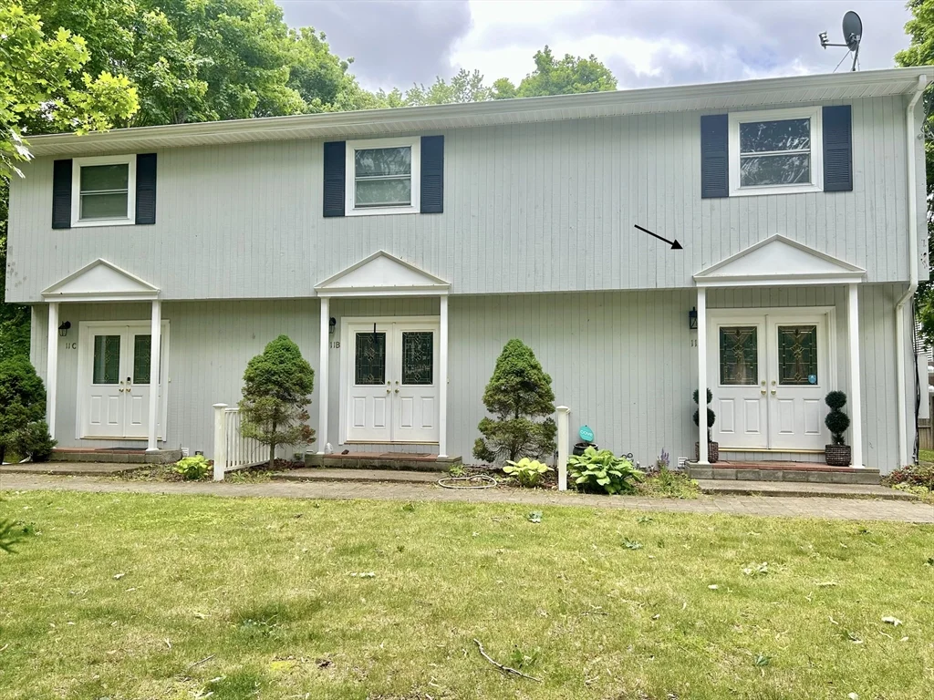 11 Carpenter Ave, Attleboro