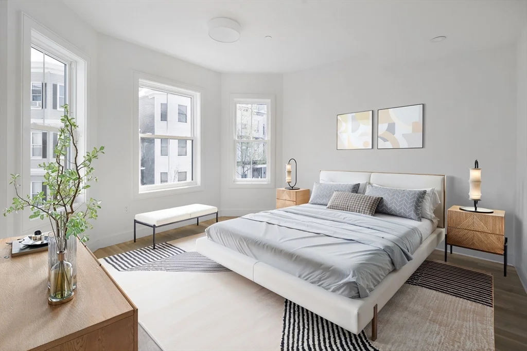 298 Maverick St, East Boston