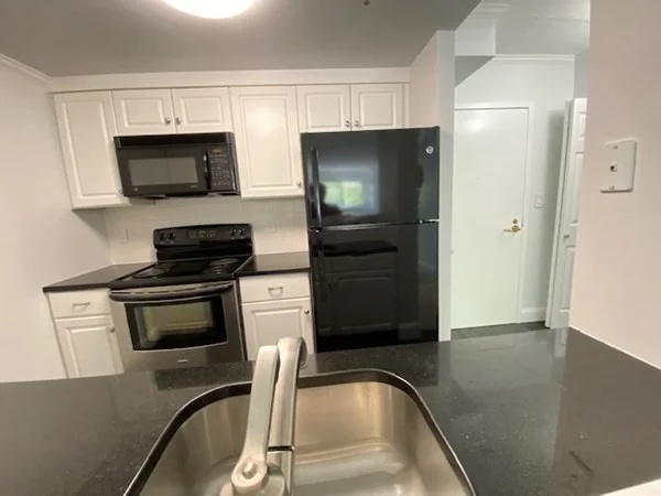 1933 Commonwealth Ave, Brighton