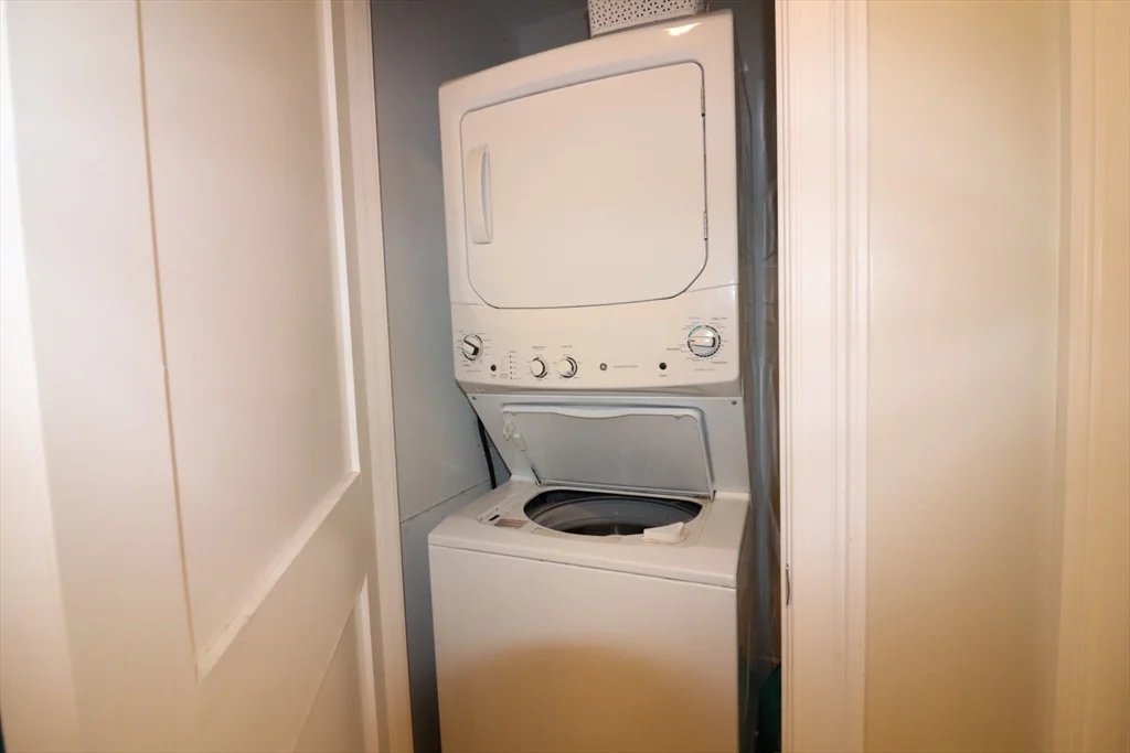 140 Minden St, Jamaica Plain