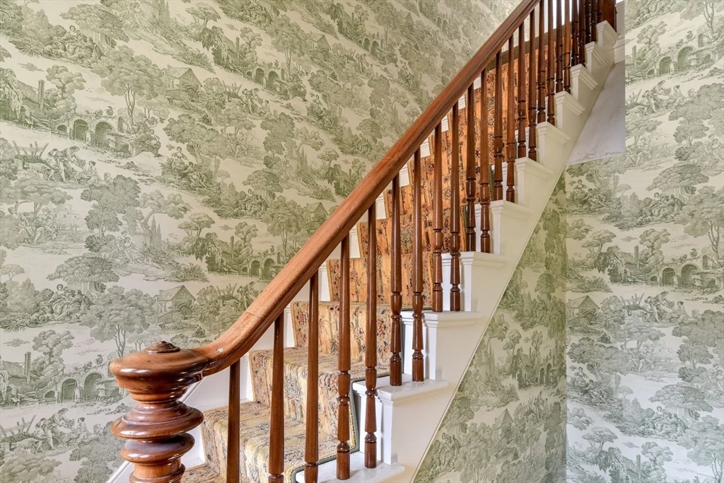 110 Main St, Hopkinton