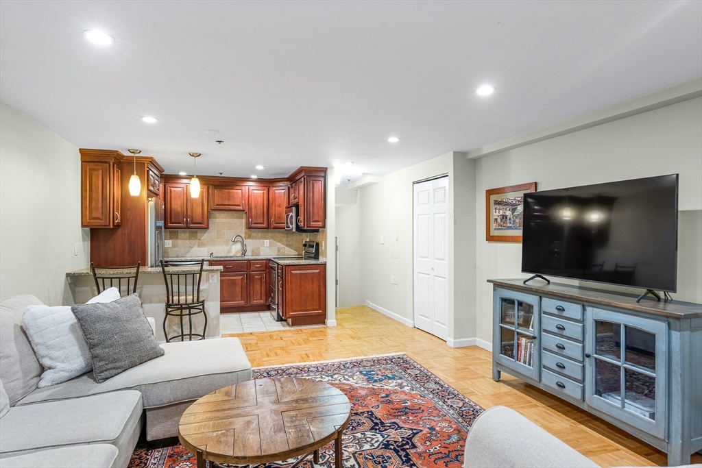 357 Commercial St, North End