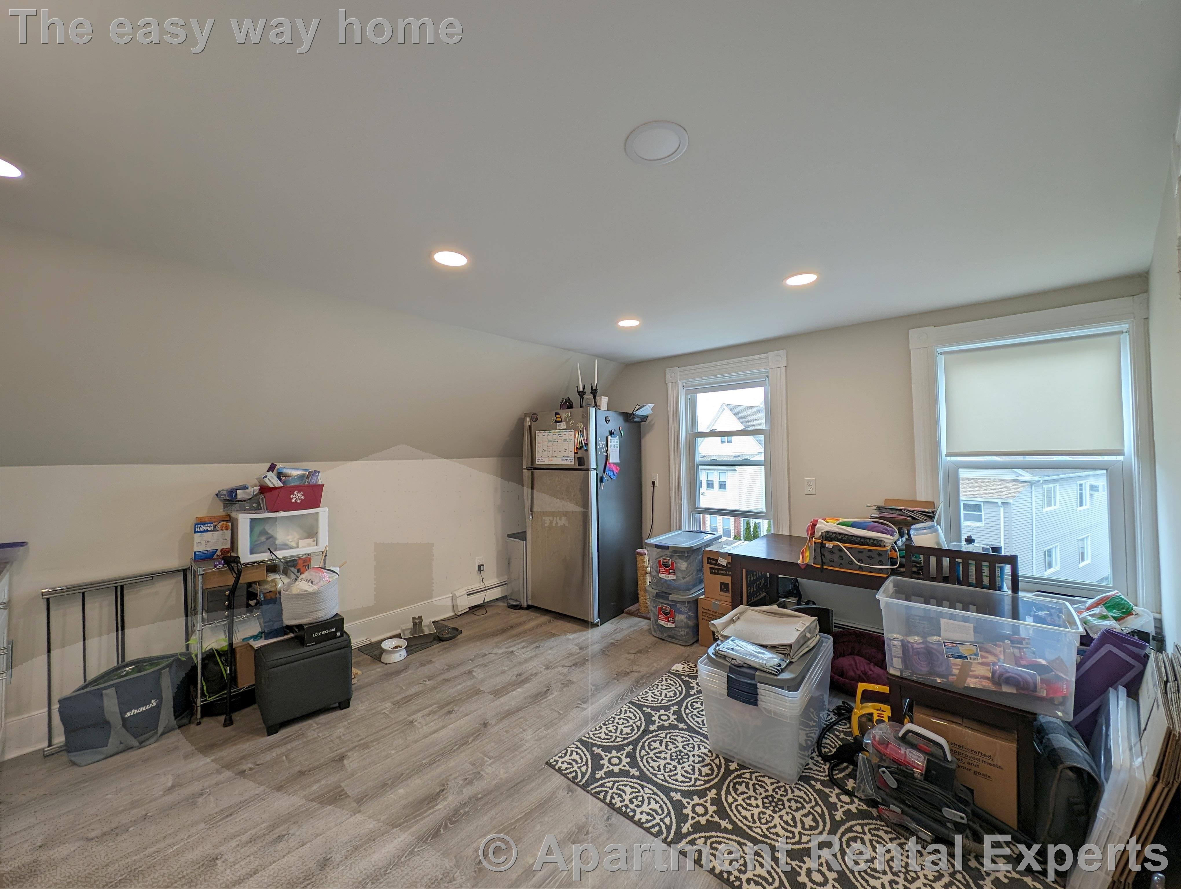 489 Main St, Magoun Square