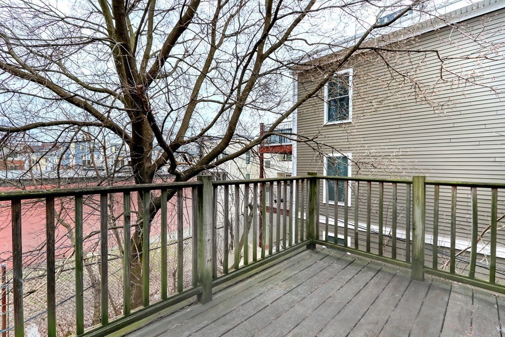 12 Jenkins St, South Boston