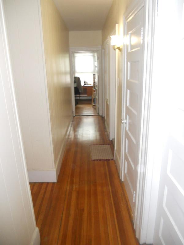 2 Ashford Ct, Allston