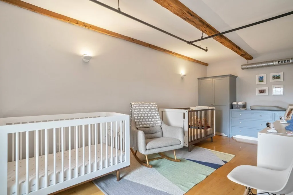 8 Newcomb, Roxbury