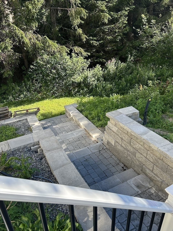 3 Gooseneck Ln, Westford