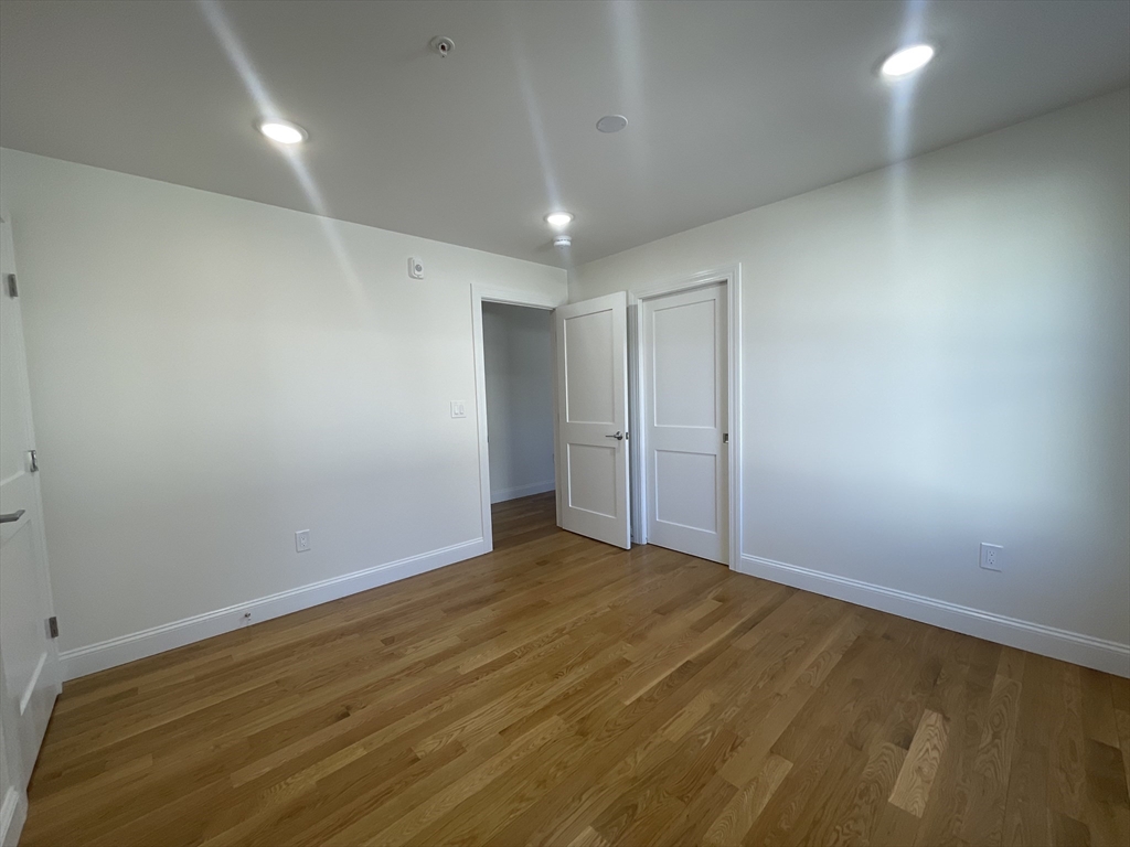 40 Everett St, Everett