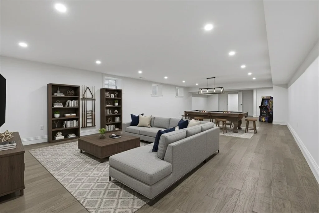 959 Chestnut St, Newton