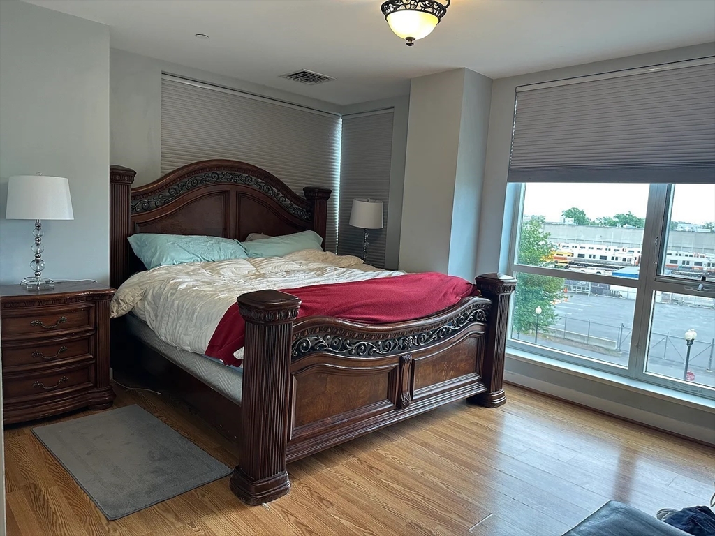 100 Station Landing, Wellington