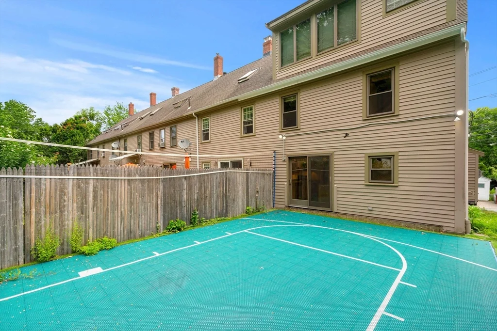 35 Merrimac, Amesbury