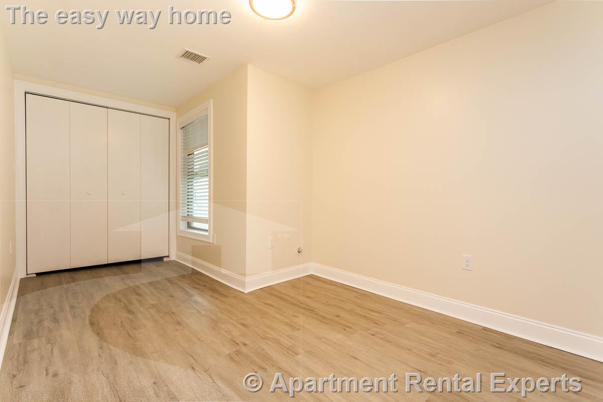 476 Fulton St, Medford Square