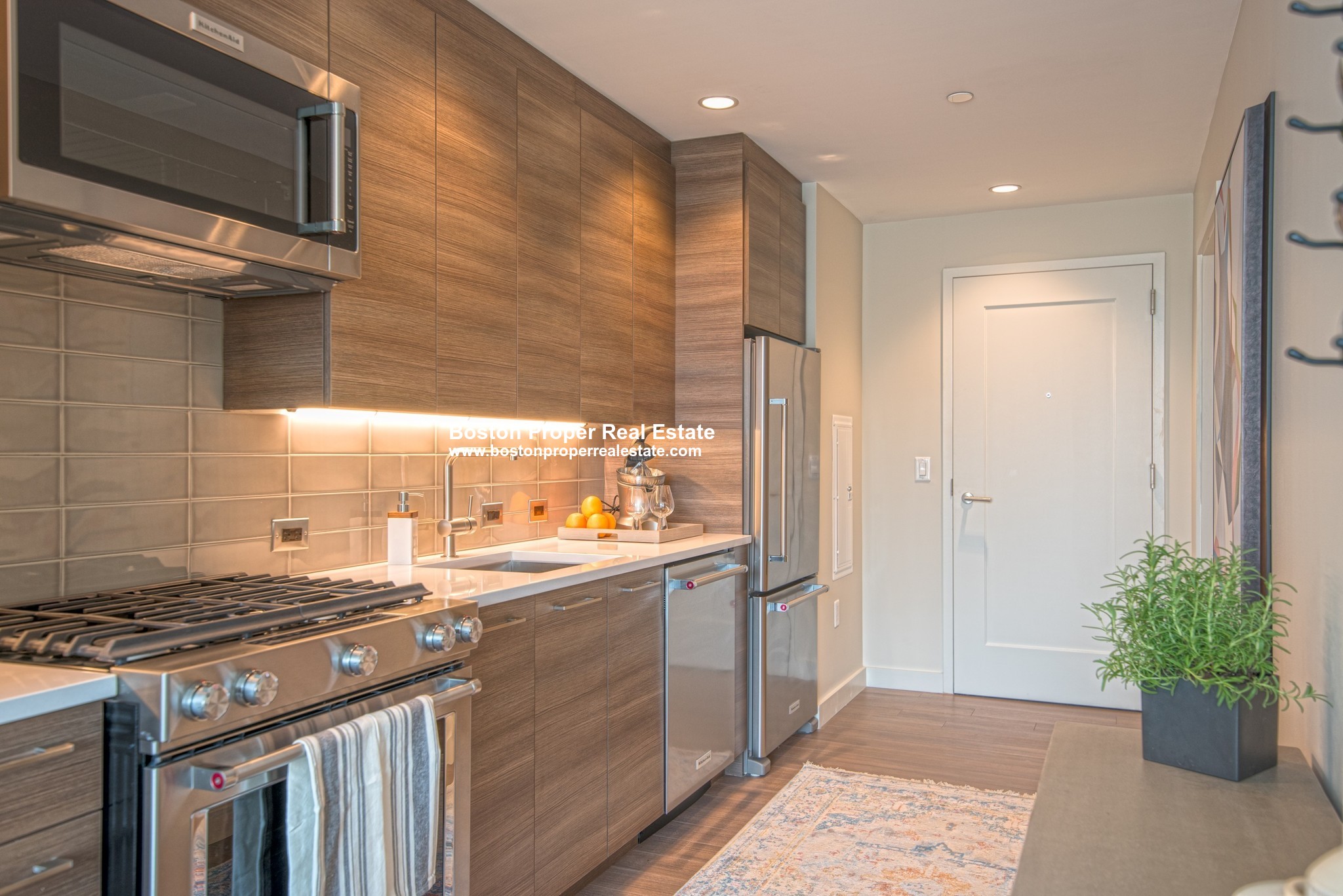 30 Dalton St, Back Bay