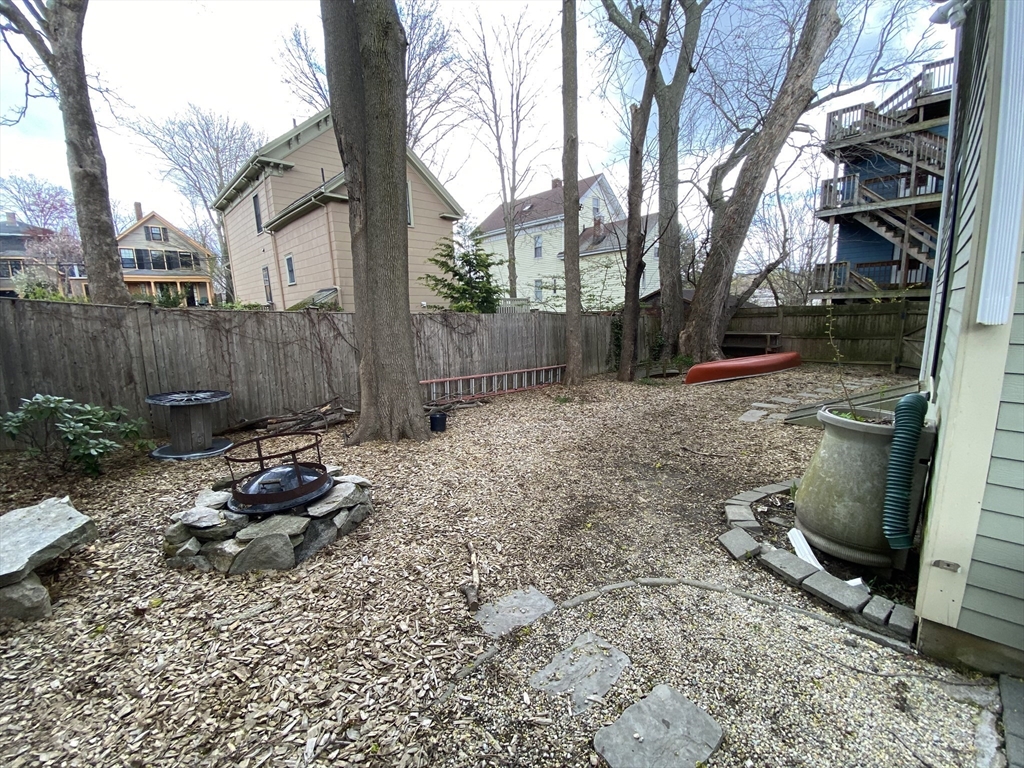 15 Oakdale St, Jamaica Plain