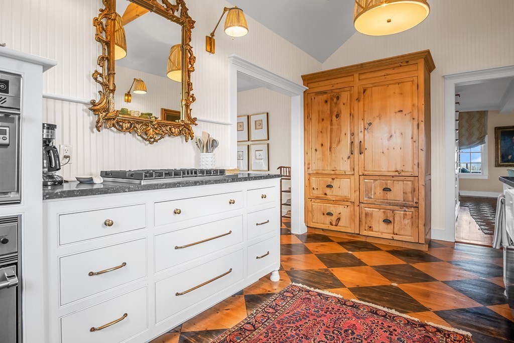 75 Baxter Rd, Nantucket