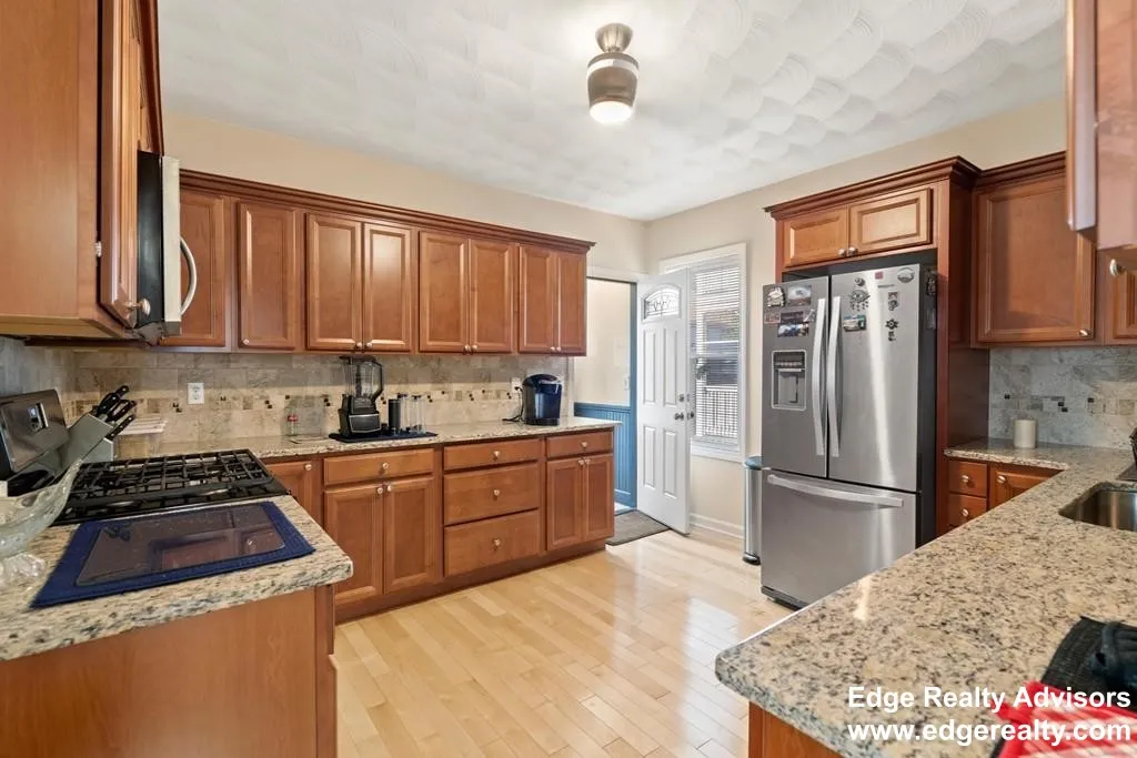 55 Easton St, Allston