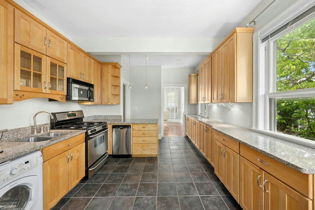 28 Stanton Rd, Brookline