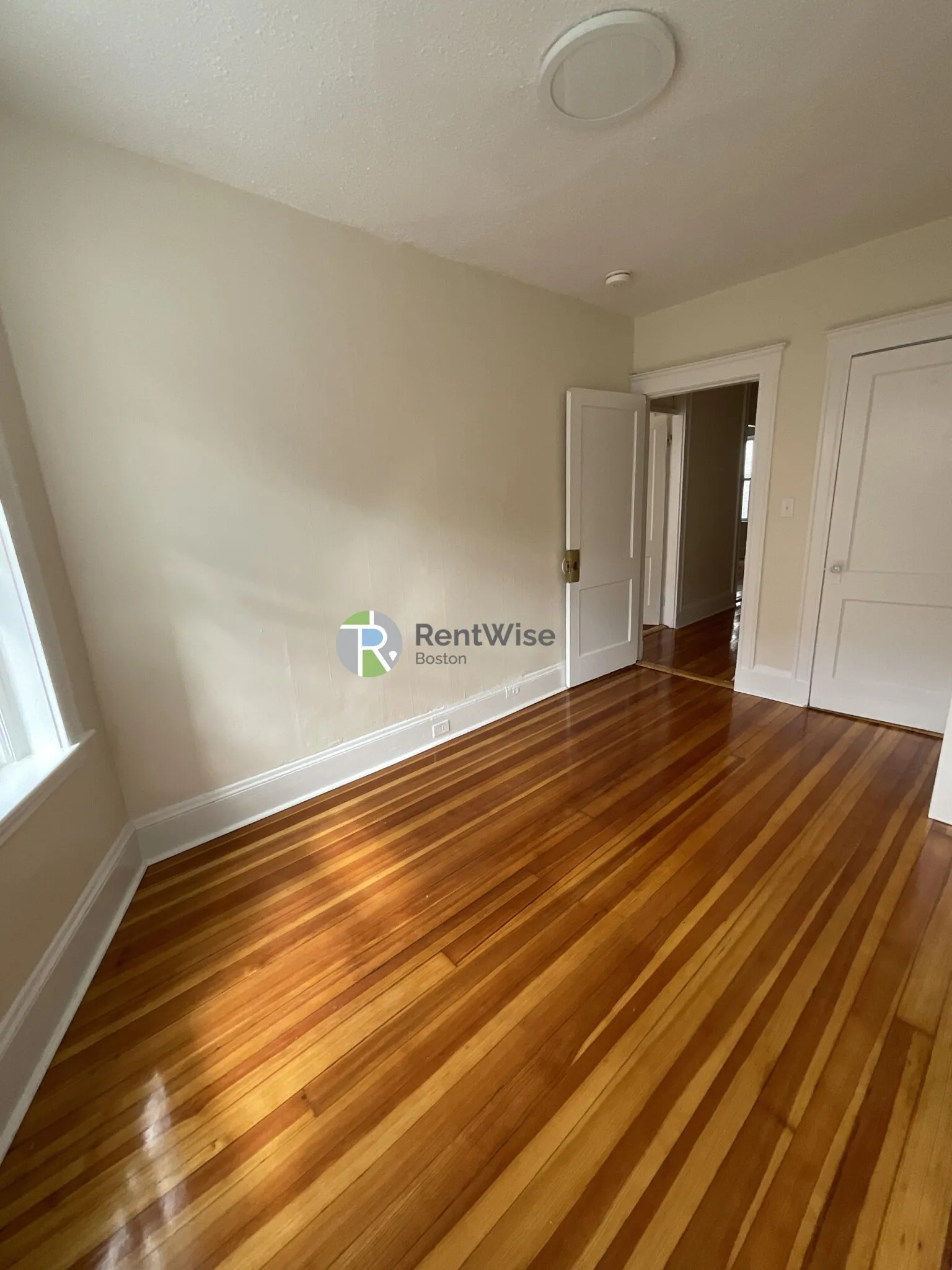 6 Barrows St, Allston