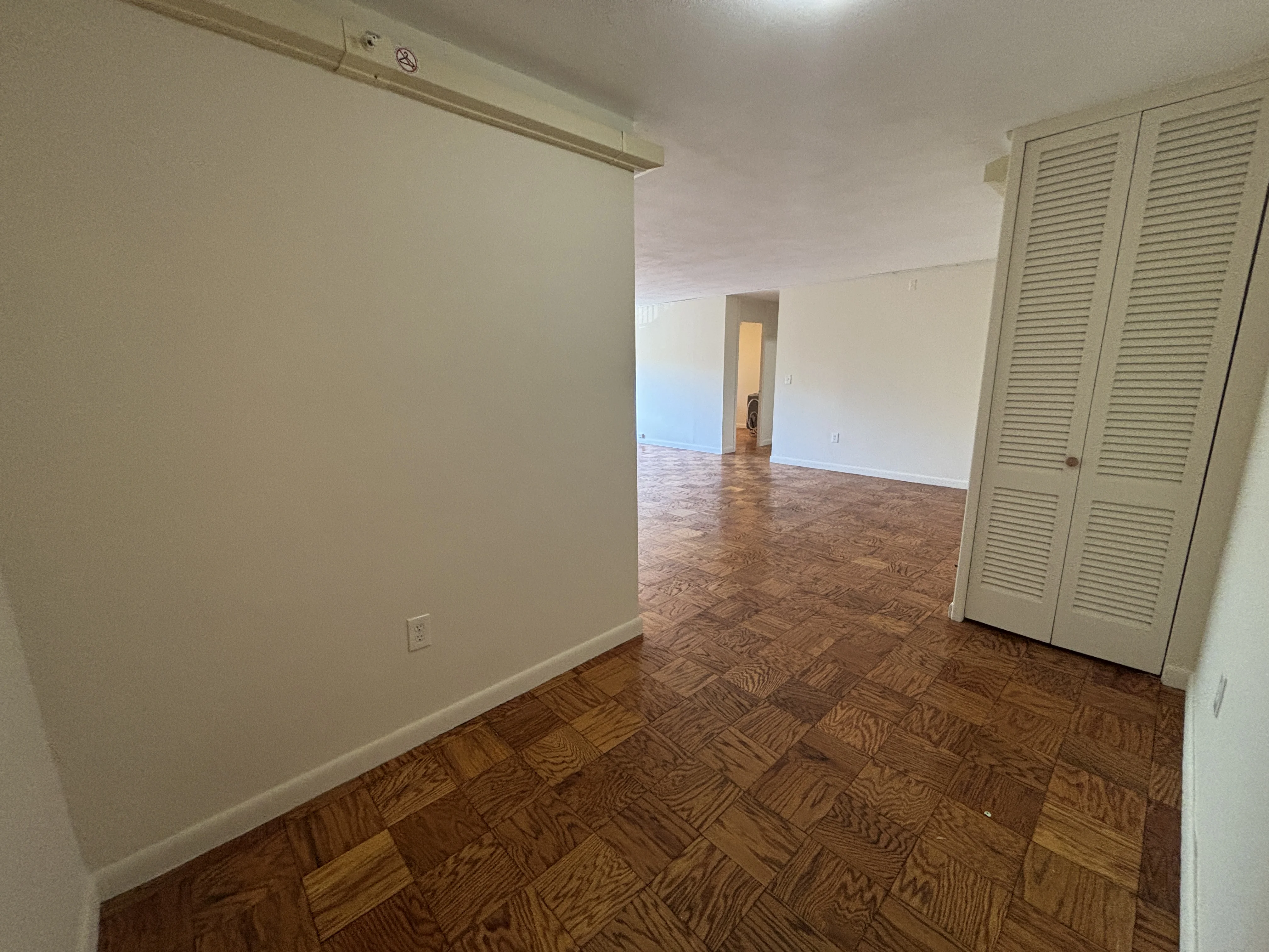 101 Monmouth St, Longwood