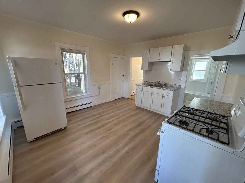 15 Estabrook Ave, Marlborough