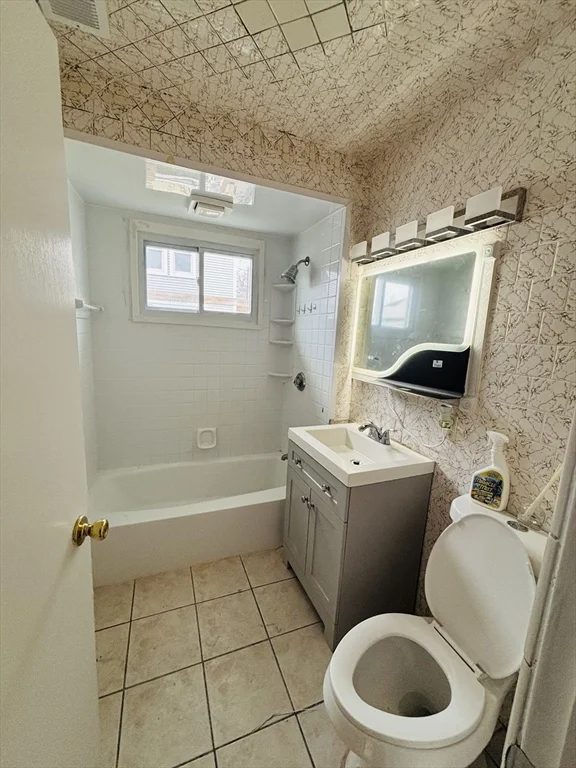 19 Harding Ave, Everett