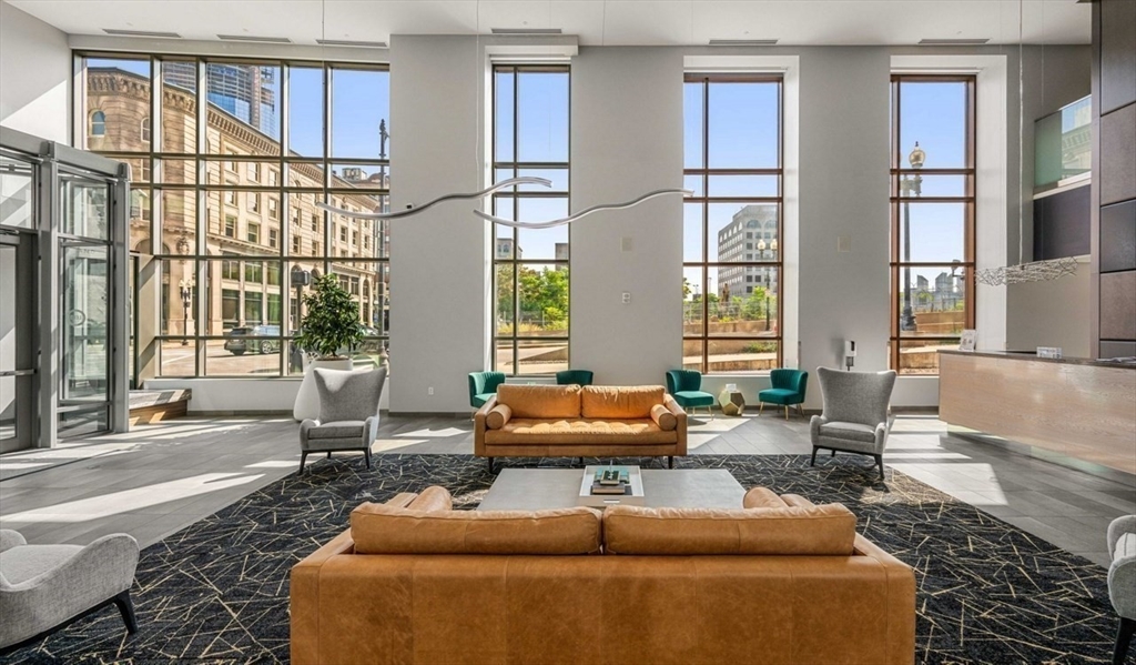 99 Kneeland St, Chinatown