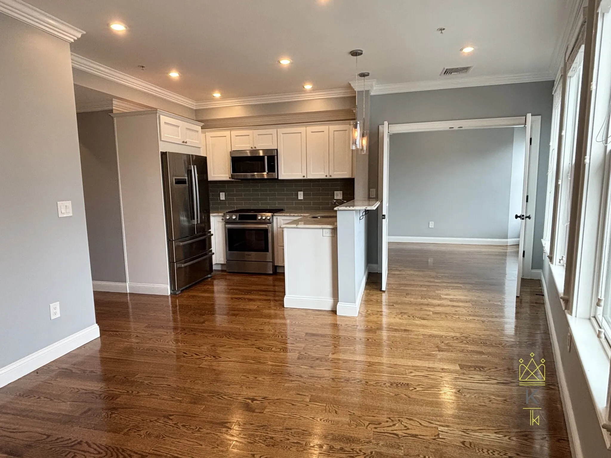 38-42 Hyde Park Ave, Jamaica Plain
