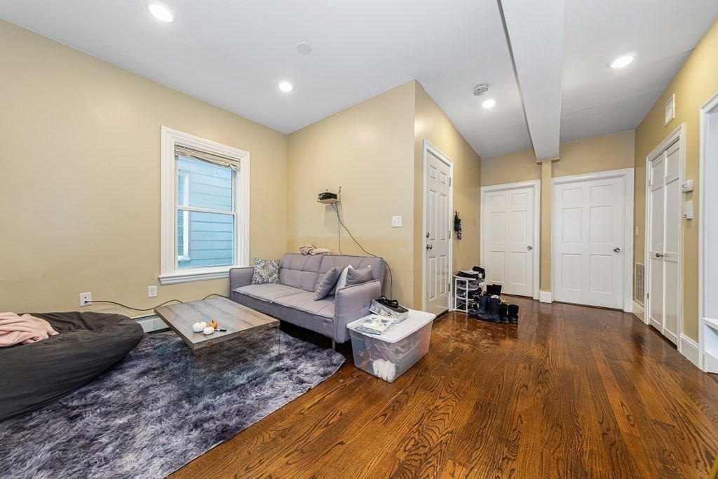 1566 Tremont St, Mission Hill