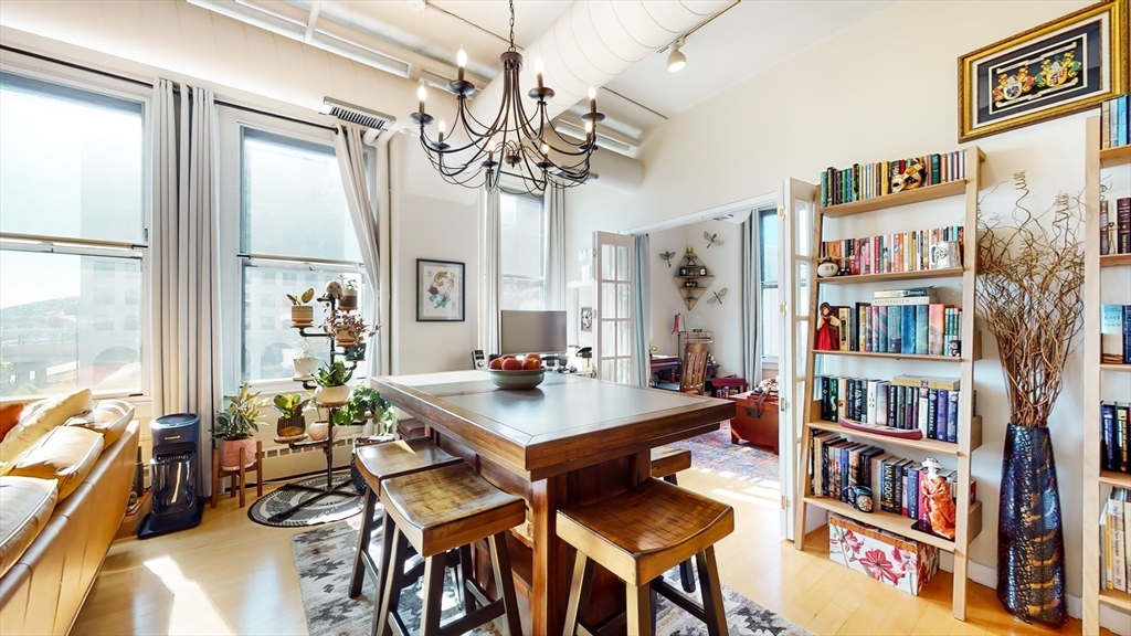 210 South, Leather District