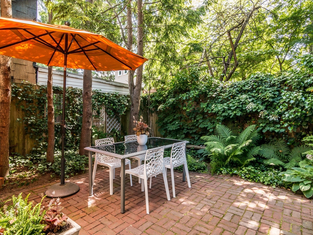 2 Atwood St, Newburyport