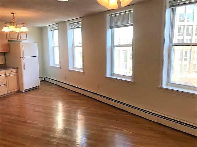 2 bed, 1 bath apartment for rent at 382 North St Unit 3, Waterfront — photo 4 of 20
