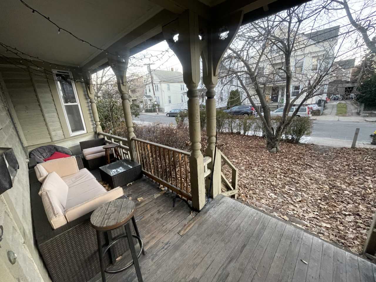 8+ bed, 2.5 bath apartment for rent at 16 Ashford St Unit 1, Allston — photo 3 of 7