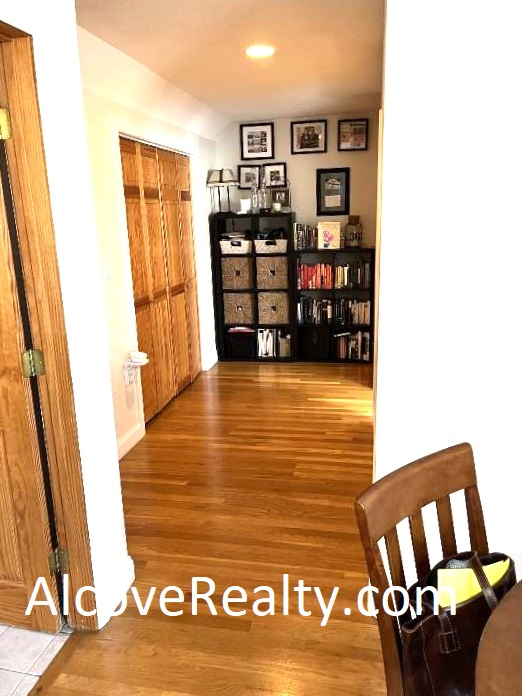 26 Burnham St, Tufts