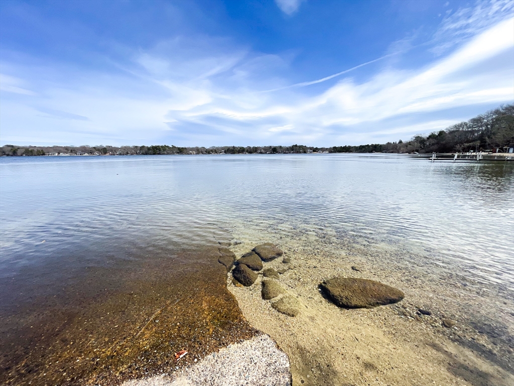 92 James Cir, Mashpee