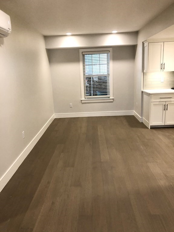 73 Chestnut St, Weston