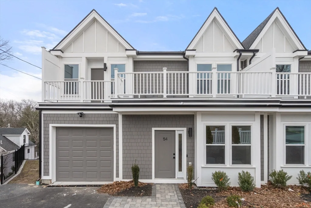 54 Indiana Ter, Newton Upper Falls
