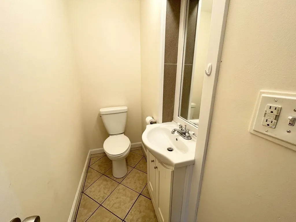 1 Folsom Ave, Mission Hill